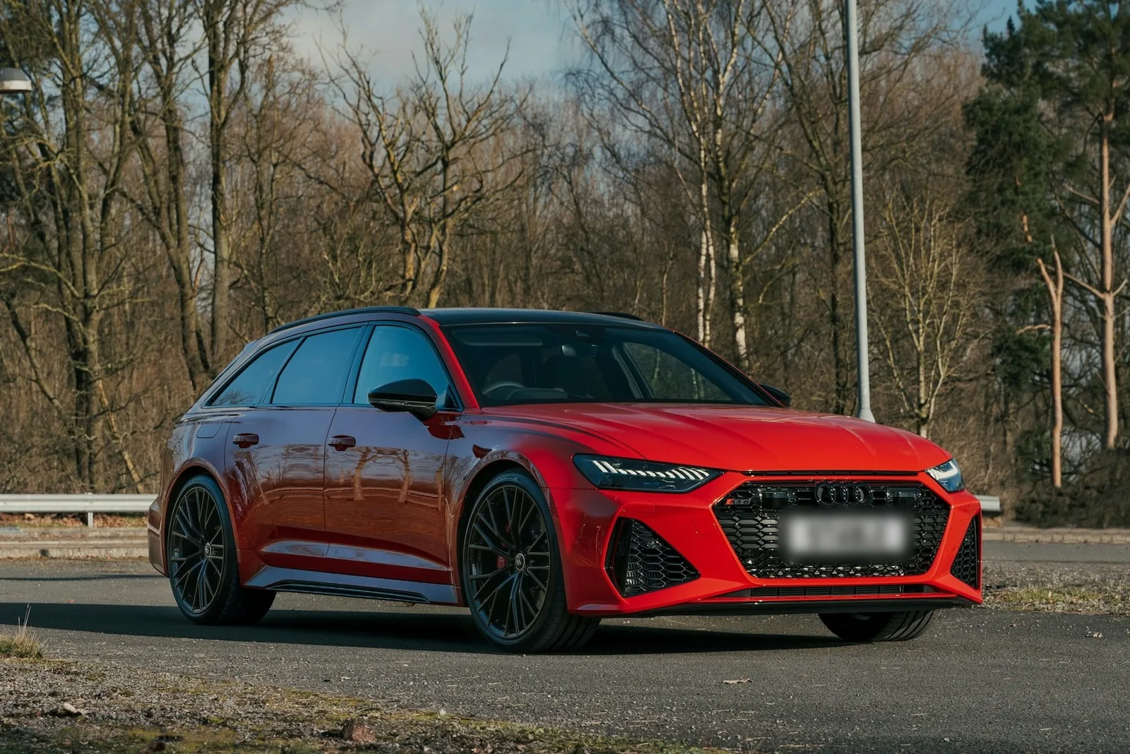 Audi RS 6 на тёмных дисках