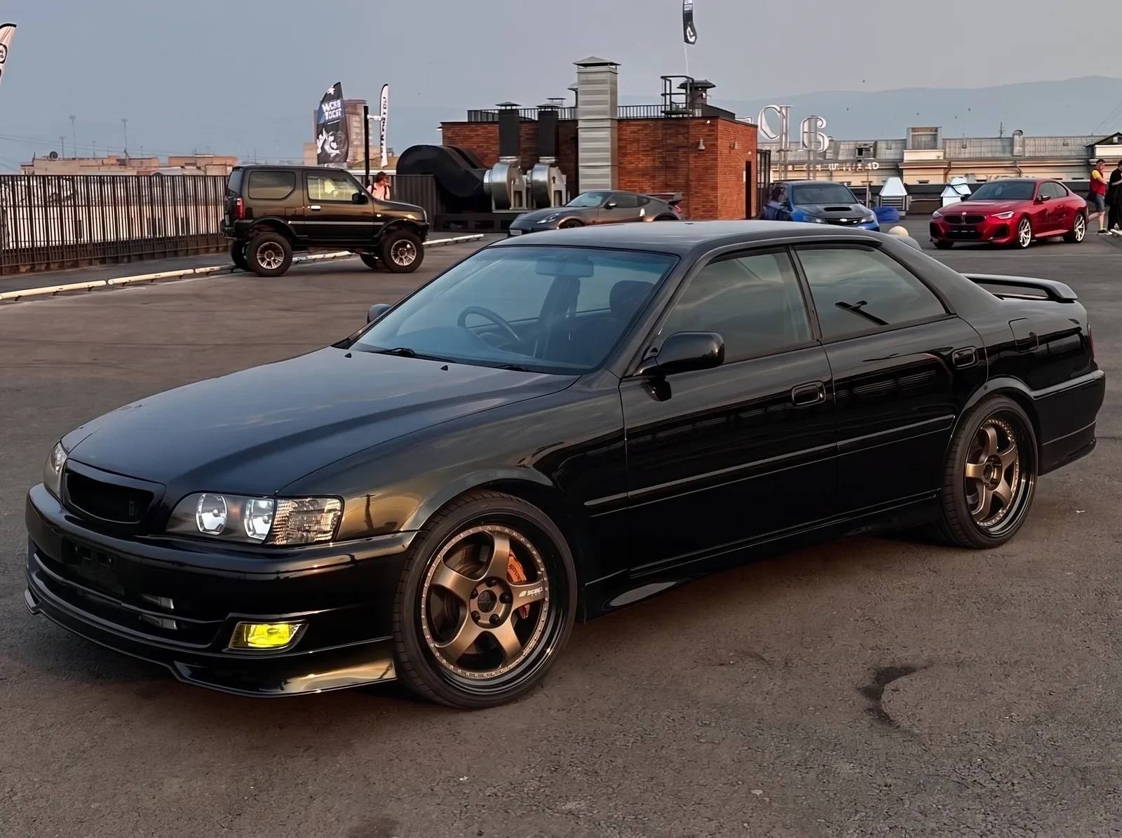 Toyota Chaser — кант покрашен в другой цвет
