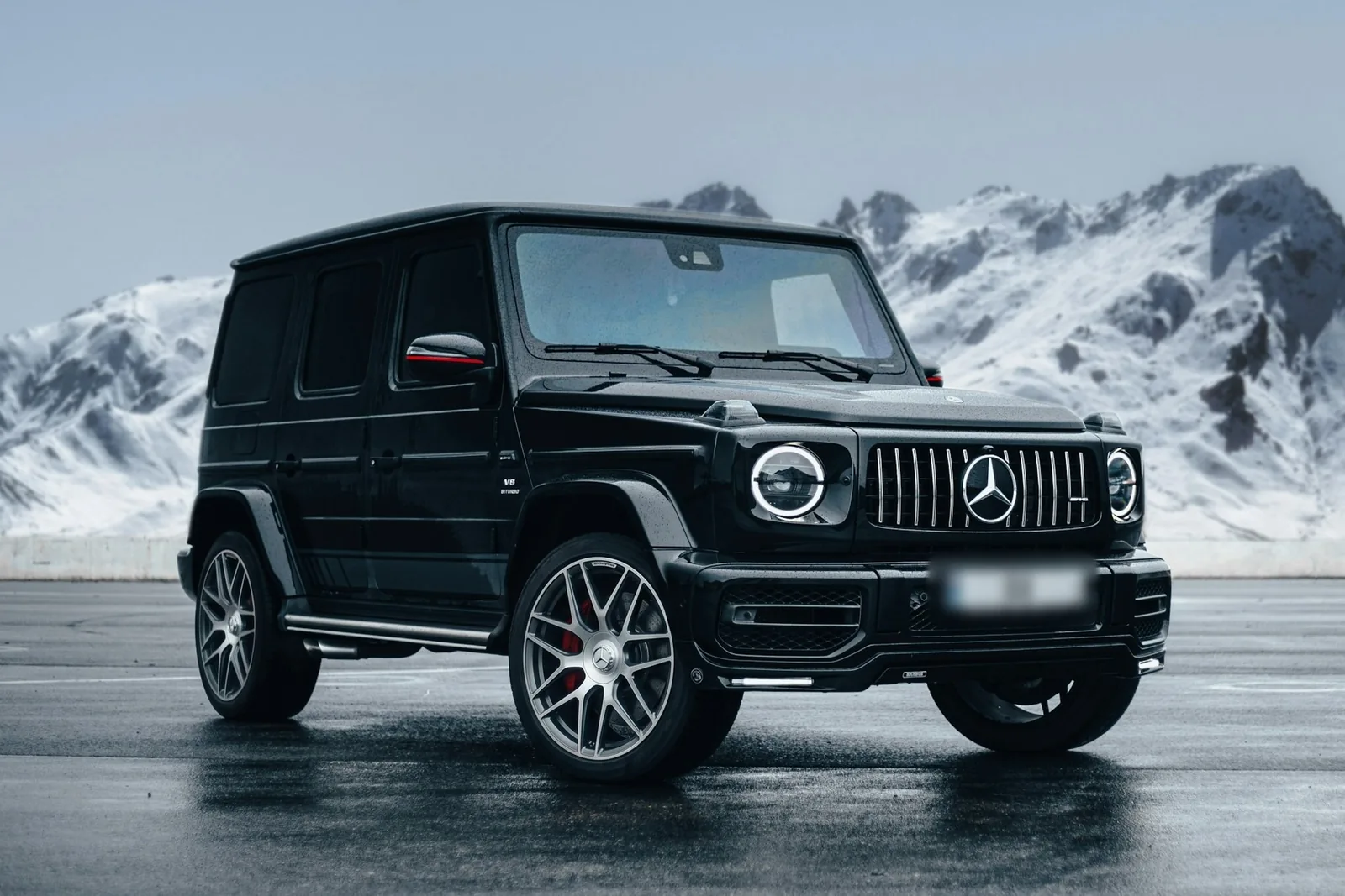 Mercedes-Benz G-Class на серебристых дисках