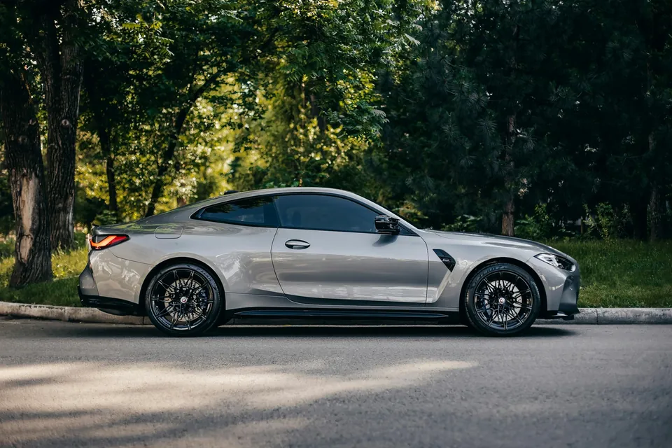 BMW M4 на заводских дисках