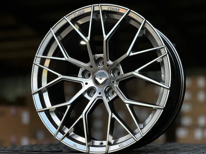 Vorsteiner VFF-107 XF201 FlowForming R18 8J ET35 5x114.3 DIA73.1 HYPER BLACK