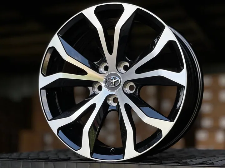 TOYOTA XF046 FlowFORMING R18 8J ET38 5x114.3 DIA60.1 GLOSS BLACK FACE