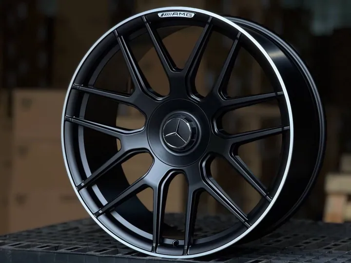 Mercedes-Benz GLE/GLS YC095 R22 11.5J ET47 5x112 DIA66.6 BLACK AND POLISH LIP