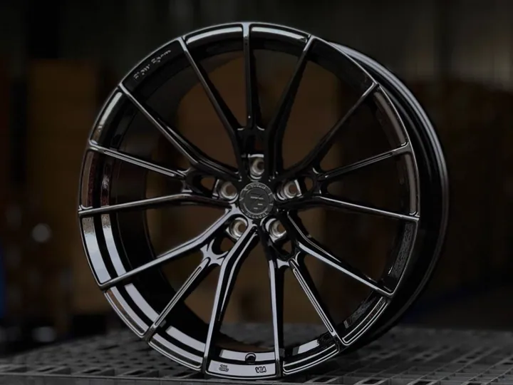 TITAN FORGED TF67 FlowForming R21 10J ET30 5x114.3 DIA73.1 GLOSS BLACK