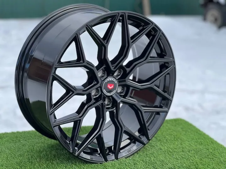 VOSSEN HF2 SL507 R19 9.5J ET35 5x112 DIAUUDE GLOSS BLACK