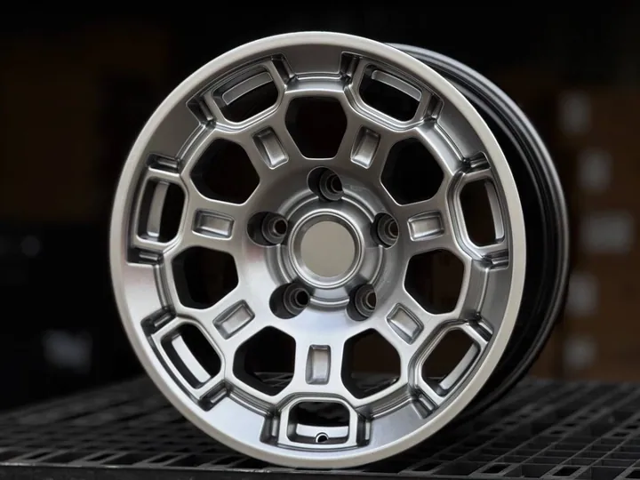TRD F8737 FlowForming R18 9J ET18 5x150 DIA110.2 HYPER BLACK