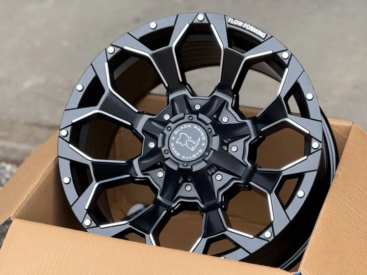 BLACK RHINO 601 R17 8.5J ET0 6x130 DIA87.1 BLACK AND POLISH LIP