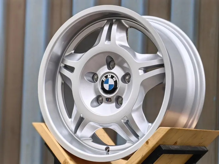 BMW 24 Style L2289 R17 8J ET30 5x120 DIAUUDE HYPER SILVER
