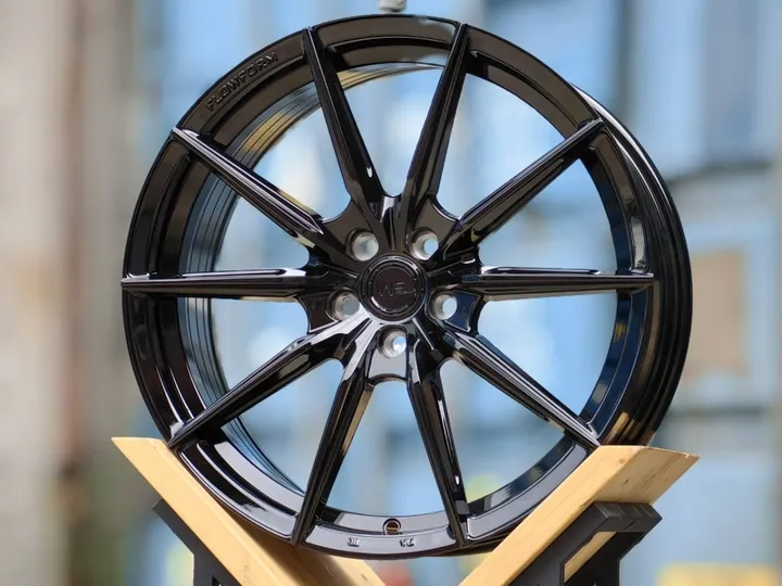 WheelForce WF XF005 R18 8J ET40 5x100 DIA73.1 GLOSS BLACK