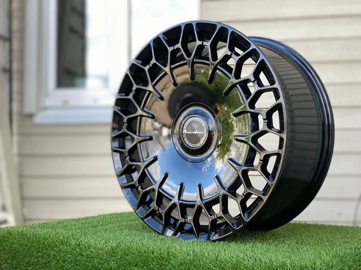 Brixton FA729 R20 8.5J ET35 5x139.7 DIA110.1 GLOSS BLACK